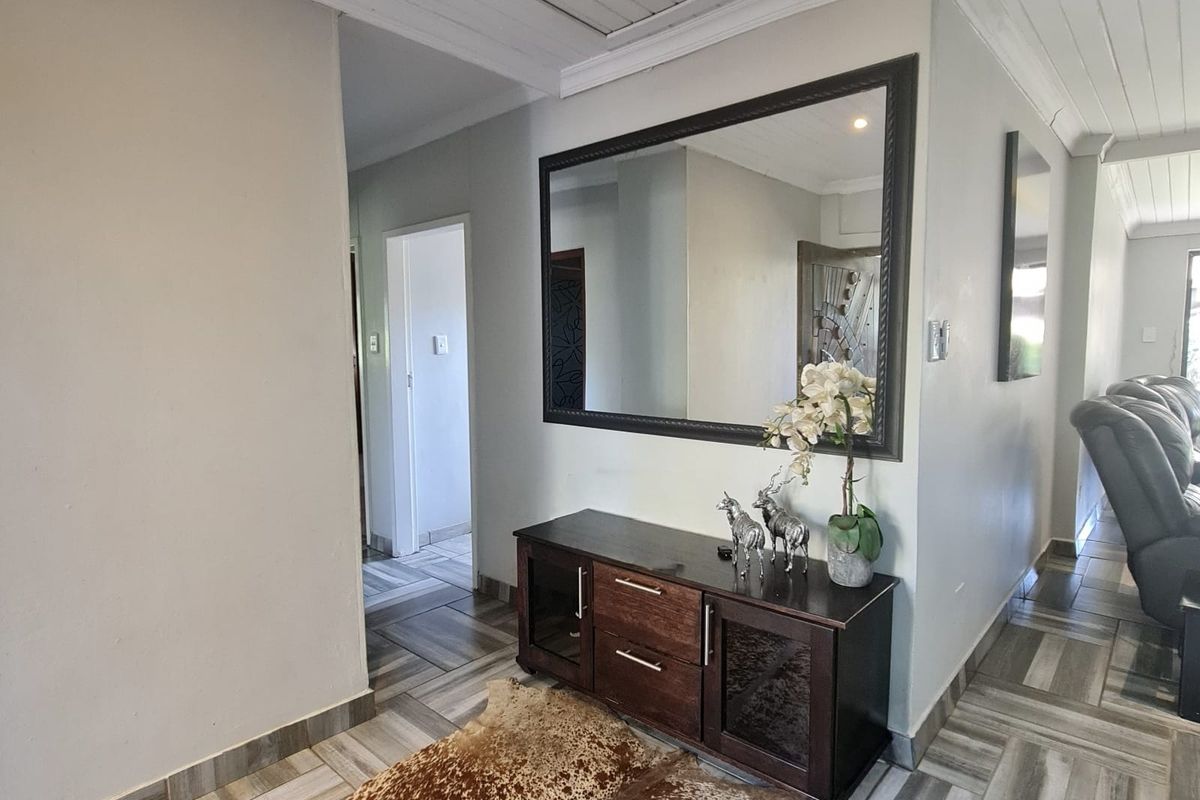 Modern, Spacious Family Home at an Unbeatable Price. - Photo 4