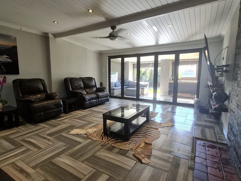 Modern, Spacious Family Home at an Unbeatable Price. - Photo 7