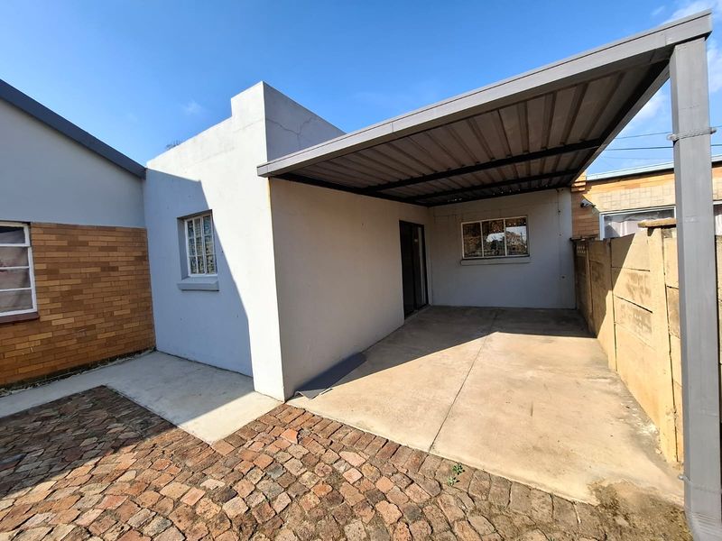 Two Houses On One Erf - Photo 4