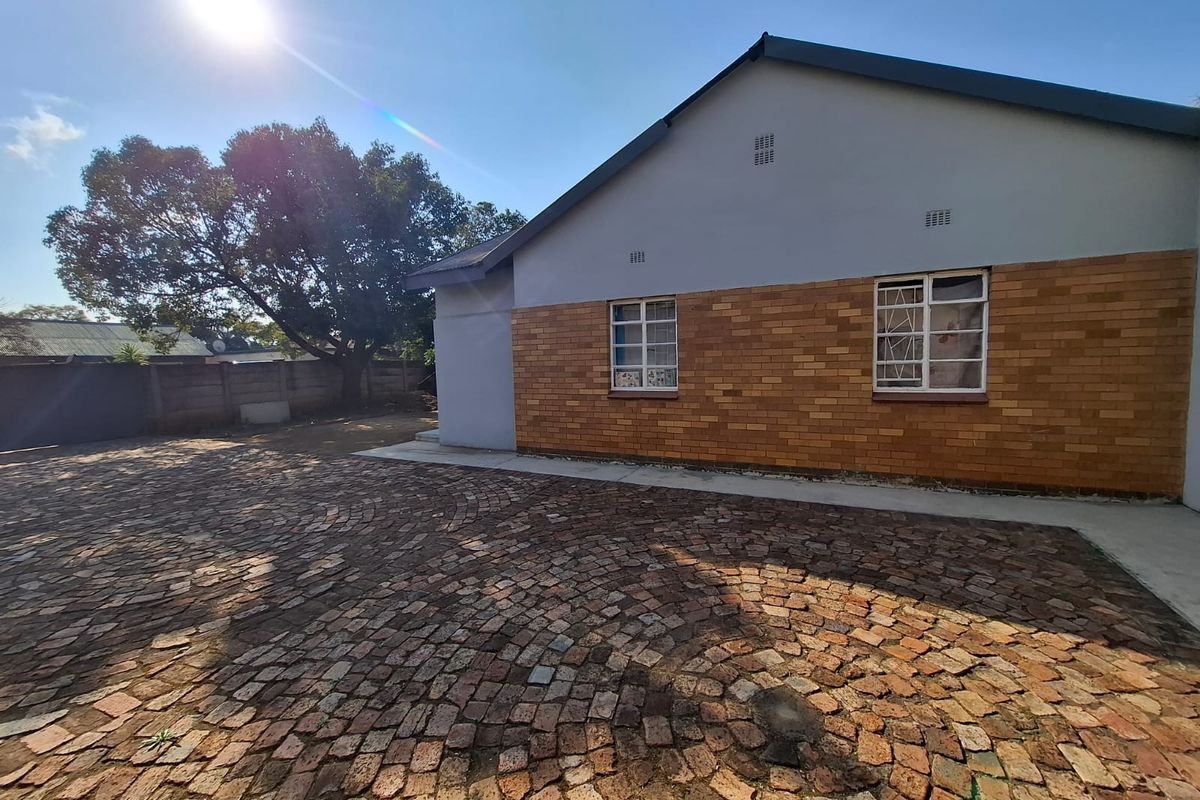 Two Houses On One Erf - Photo 5
