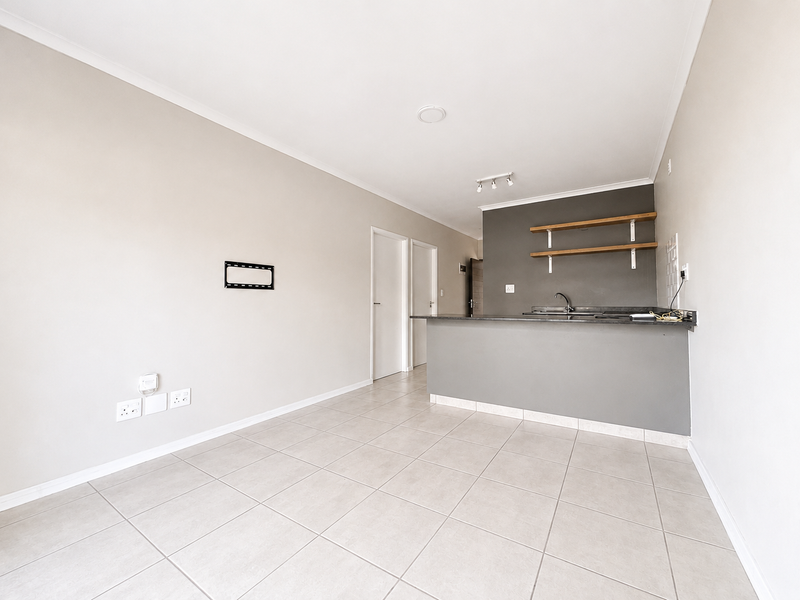 Ground Floor Living with a Garden in The Woods Estate - Photo 8