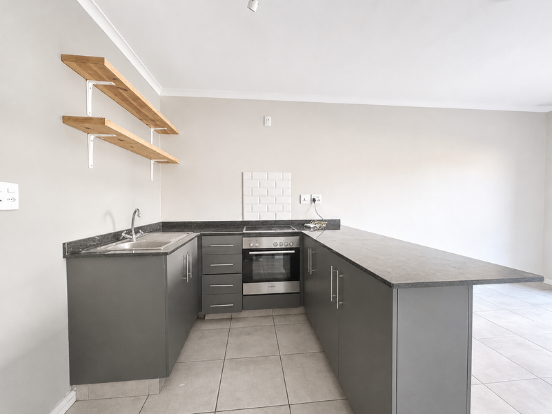 Ground Floor Living with a Garden in The Woods Estate - Photo 6