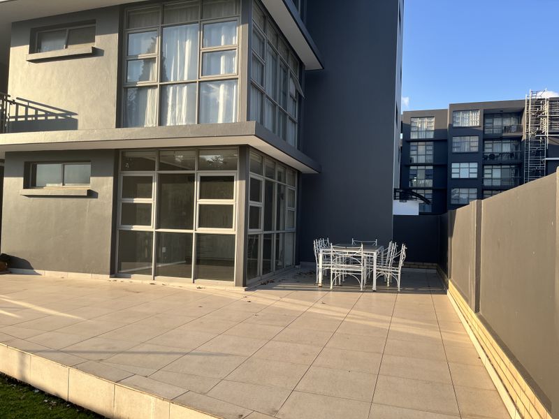 Executive 3-Bedroom Garden Apartment To Rent in Bedfordview - Photo 1