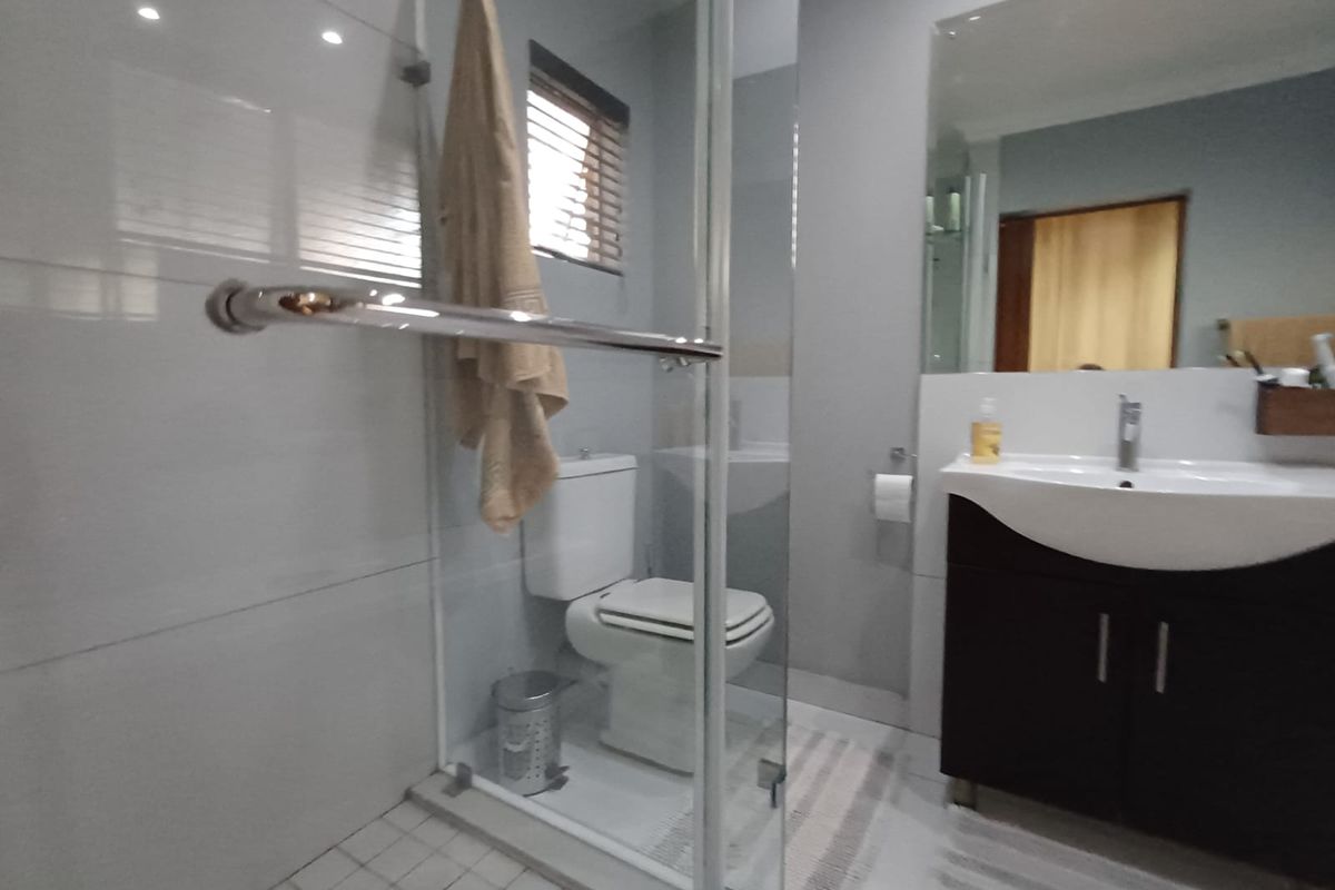 Full Title Townhouse Up For Grabs In The Serine SW 5. - Photo 2