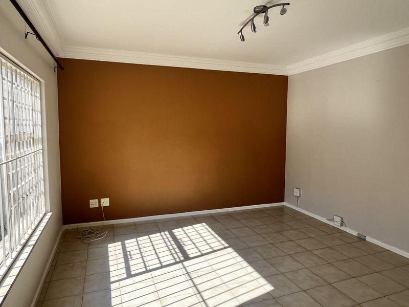 Spacious 3-Bedroom Duplex Townhouse To Rent in Secure Rivonia Complex - Photo 8