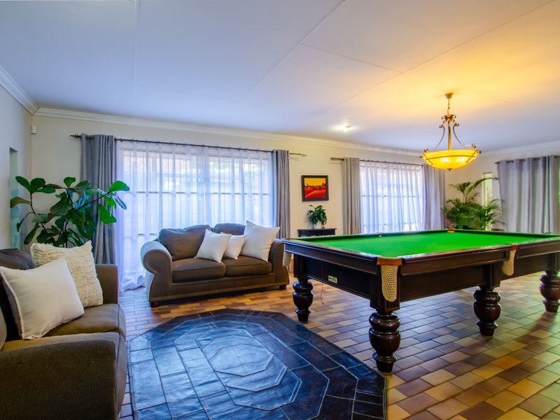 EXCLUSIVE MANDATE - Your Forever Family Home with Flatlet, Borehole & Beautiful Garden - Photo 5