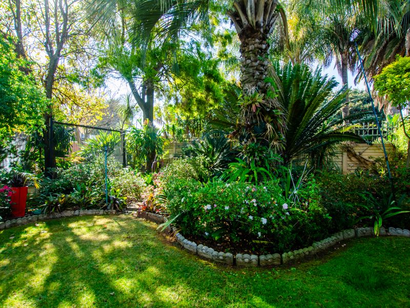 EXCLUSIVE MANDATE - Your Forever Family Home with Flatlet, Borehole & Beautiful Garden - Photo 7