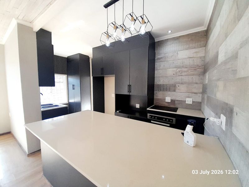 Modern with Granny flat.  Full electric fence. Newly renovated - Photo 7