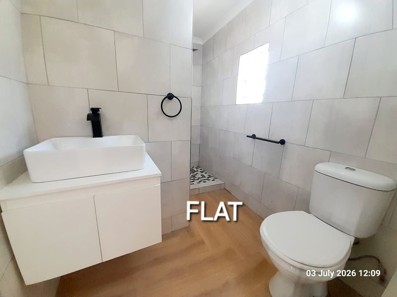 Modern with Granny flat.  Full electric fence. Newly renovated - Photo 3