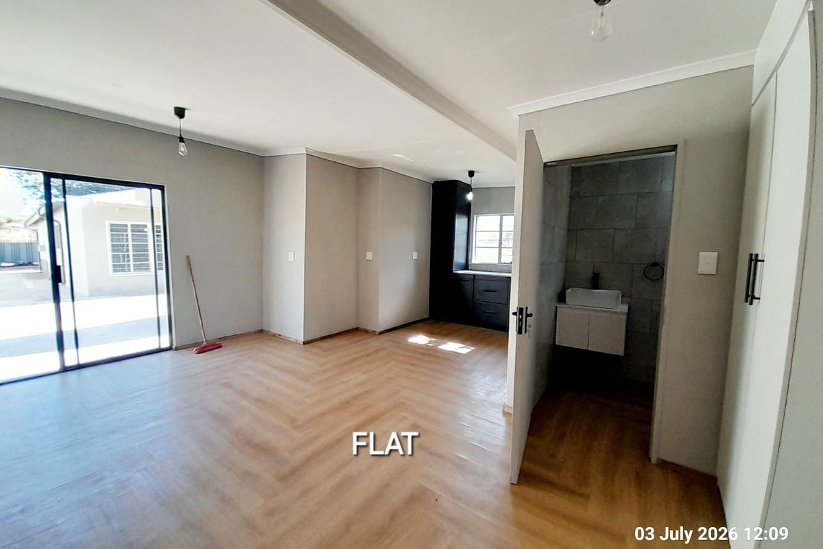 Modern with Granny flat.  Full electric fence. Newly renovated - Photo 5