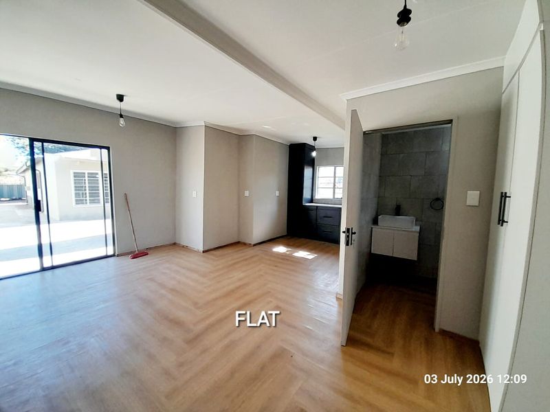 Modern with Granny flat.  Full electric fence. Newly renovated - Photo 5