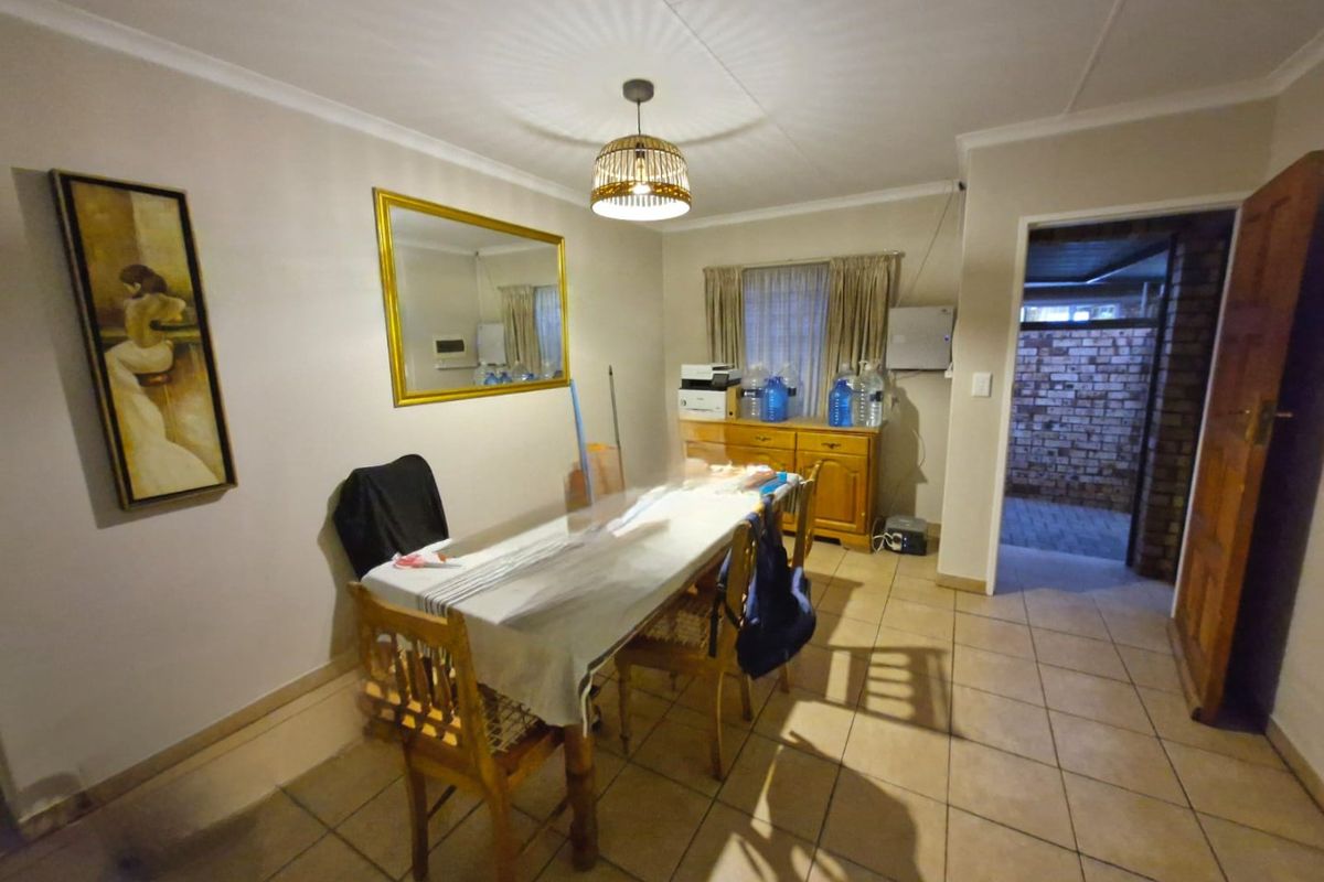 Spacious Three Bedroom Annlin Simplex - Photo 5
