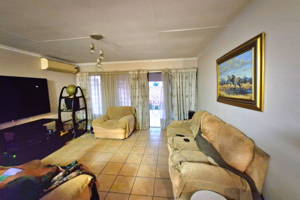 Spacious Three Bedroom Annlin Simplex - Photo 4