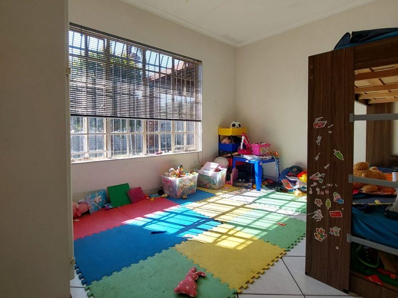 3 Bedroom Simplex Annlin - Photo 10