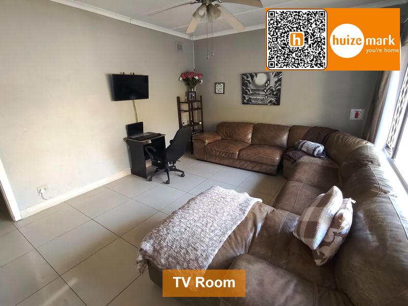 3 Bedroom House + Extras! - Photo 4