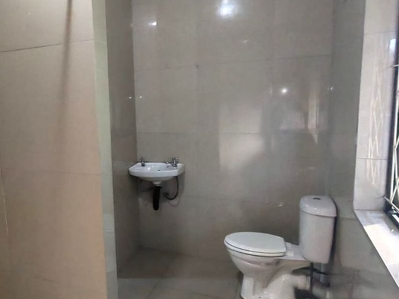 3 Bedroom House + Extras! - Photo 9