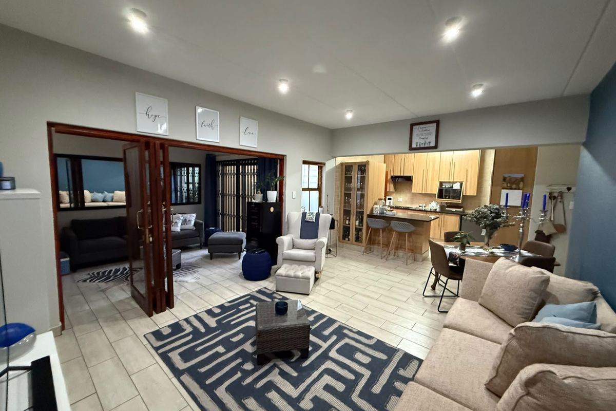 MODERN TOWNHOUSE IN VANDERBIJLPARK SE2 - Photo 4