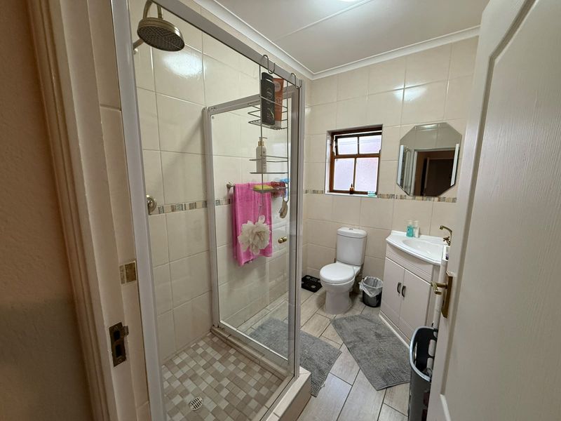 MODERN TOWNHOUSE IN VANDERBIJLPARK SE2 - Photo 10