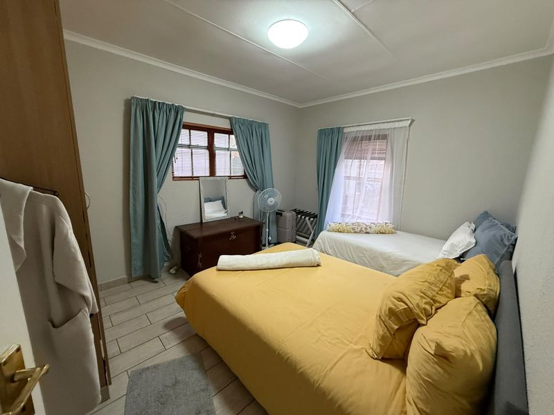 MODERN TOWNHOUSE IN VANDERBIJLPARK SE2 - Photo 8