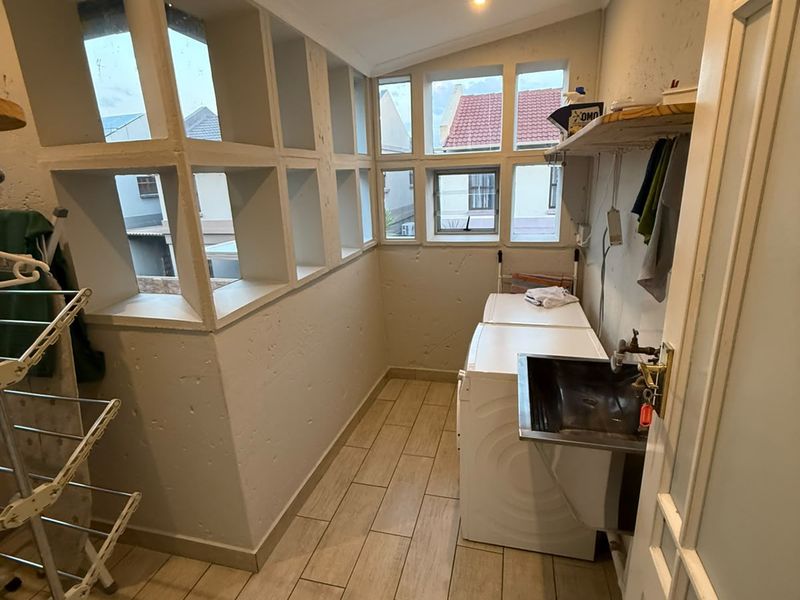 MODERN TOWNHOUSE IN VANDERBIJLPARK SE2 - Photo 5
