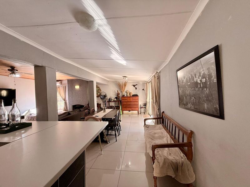 Family home with extra Flatlet in Hutten Heights - Photo 10