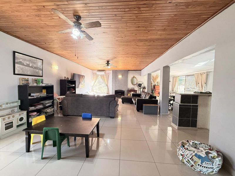 Family home with extra Flatlet in Hutten Heights - Photo 8