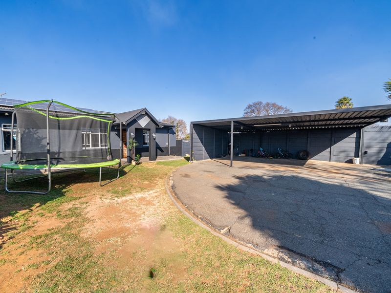4 Bedroom property in Minnebron,Brakpan - Photo 3