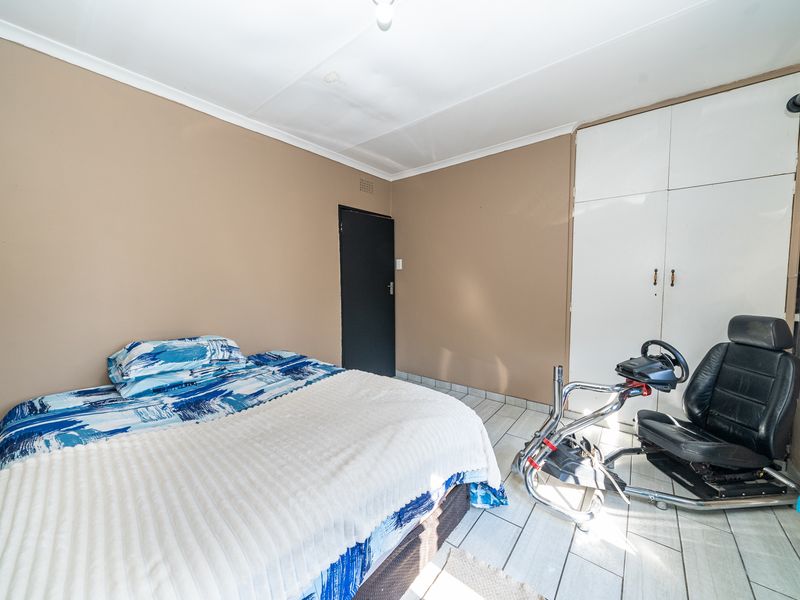 4 Bedroom property in Minnebron,Brakpan - Photo 10