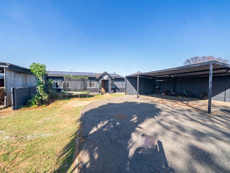 4 Bedroom property in Minnebron,Brakpan - Photo 6