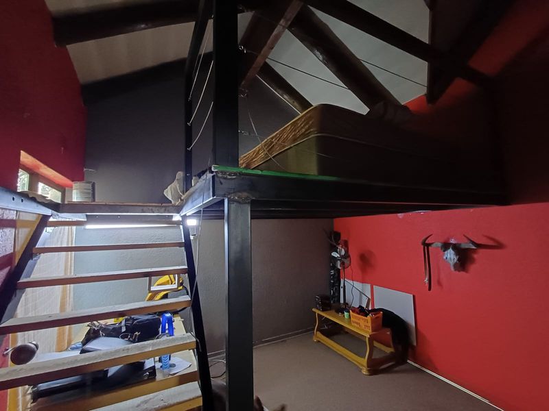 Massive Home In Flora Gardens For Sale With A Strong Borehole. - Photo 7
