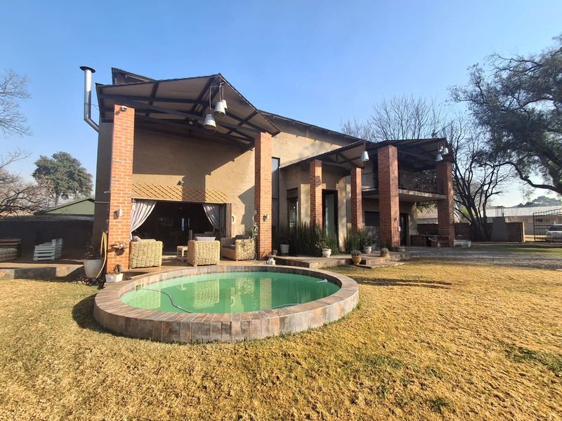 5-Bedroom Double-Story Family Home – Meyerton Central. - Photo 1