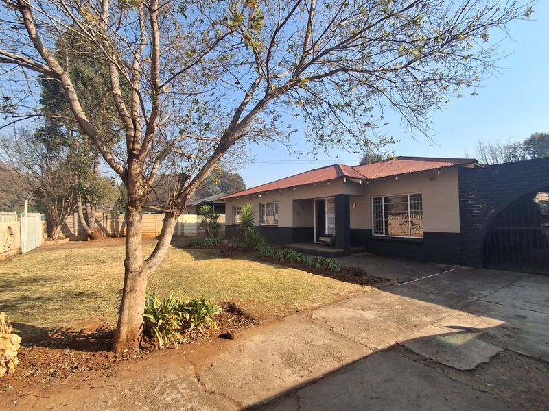 Enjoy Midvaal Service Delivery in Meyerton Central! - Photo 1