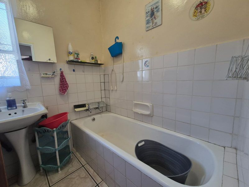 !SPACIOUS 3 BEDROOM HOME FOR SALE! - Photo 7