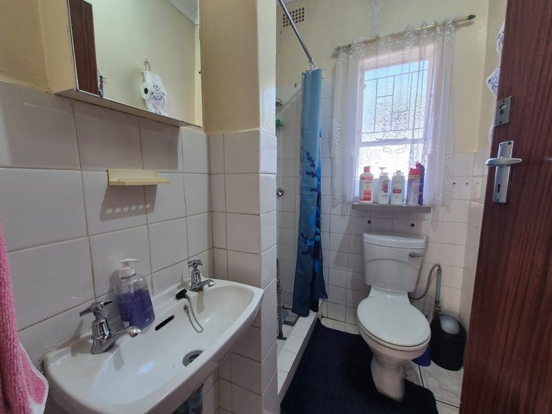 !SPACIOUS 3 BEDROOM HOME FOR SALE! - Photo 8