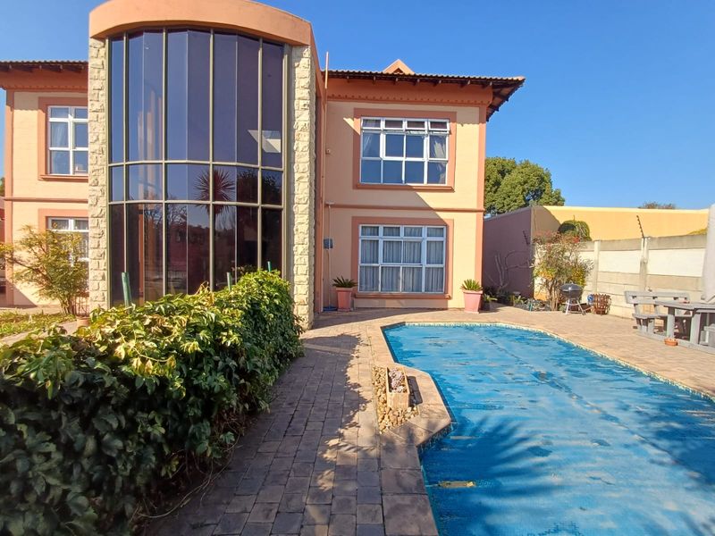Most Perfect Buy In The Prime Location Of SE 3 - Photo 1