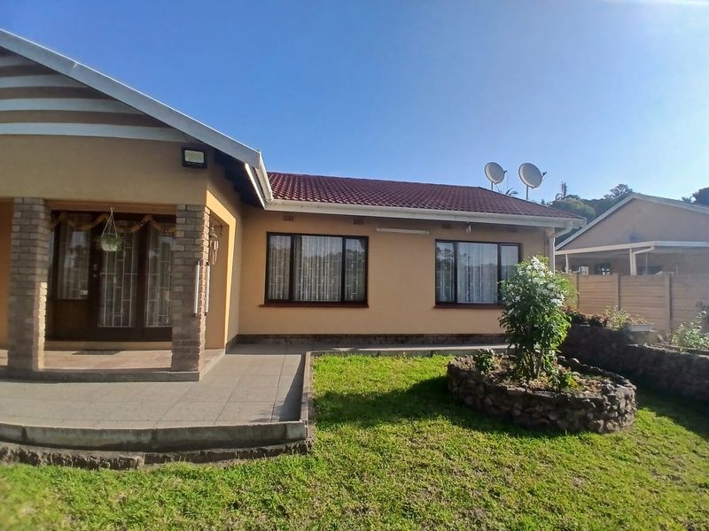 3 Bedroom House for sale in Stanger Manor - Photo 2
