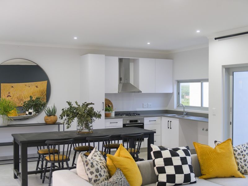 Modern Family Home to Rent in Lalela Estate Ballito - Photo 10
