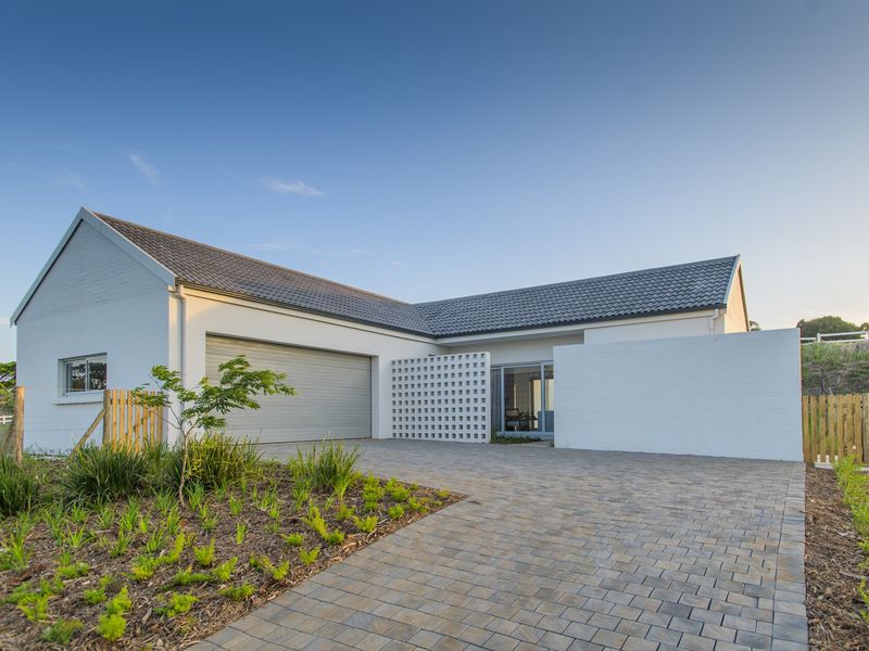 Modern Family Home to Rent in Lalela Estate Ballito - Photo 2
