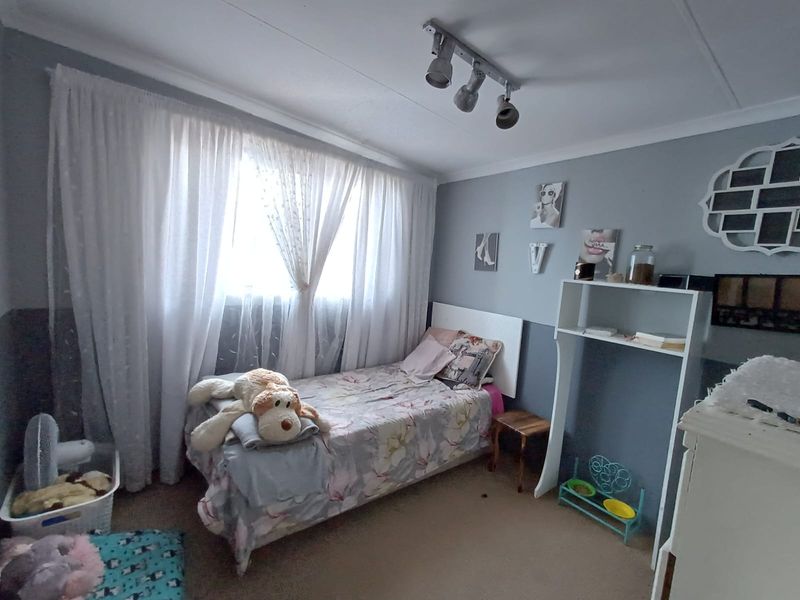 Property In SE 1 New To The Market Ideal For A Kinder garden - Photo 8