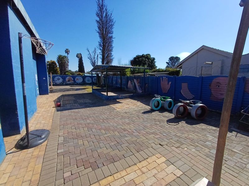 Property In SE 1 New To The Market Ideal For A Kinder garden - Photo 3