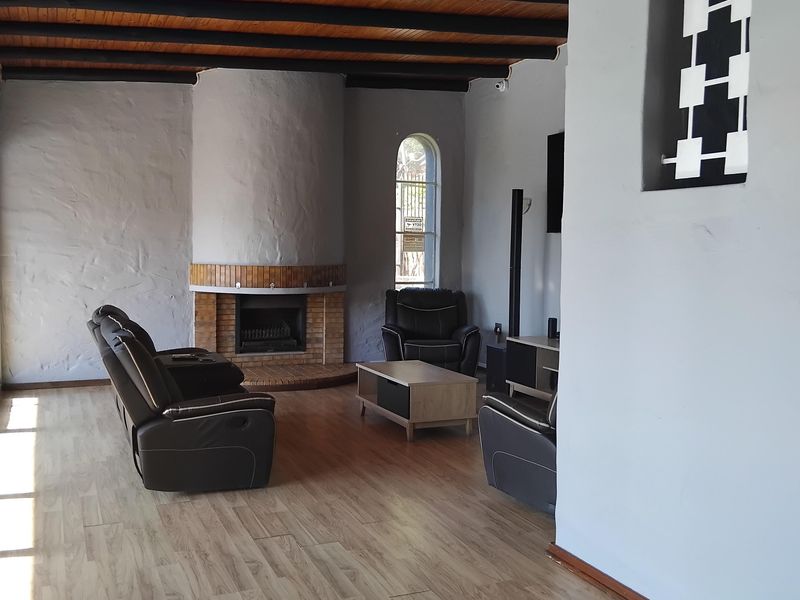 Luxury 6 bedroom fully furnished Home with Breath taking View - Photo 10