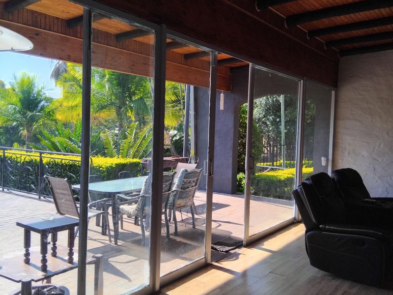 Luxury 6 bedroom fully furnished Home with Breath taking View - Photo 7