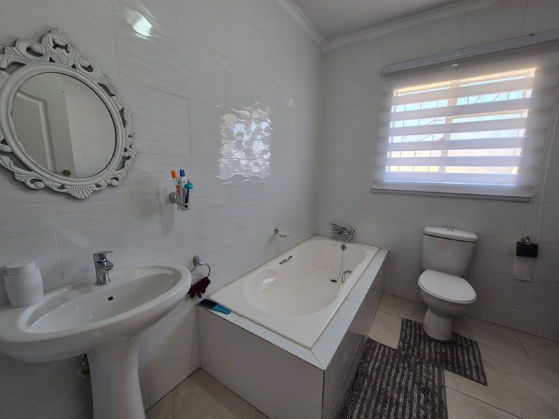 Beautiful Low Maintenance Family Home In SW 2 - Photo 9