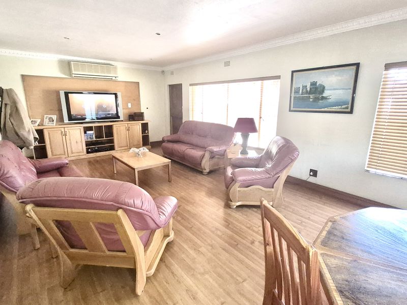 Modern family home situated in del Judor ext 4 - Photo 4