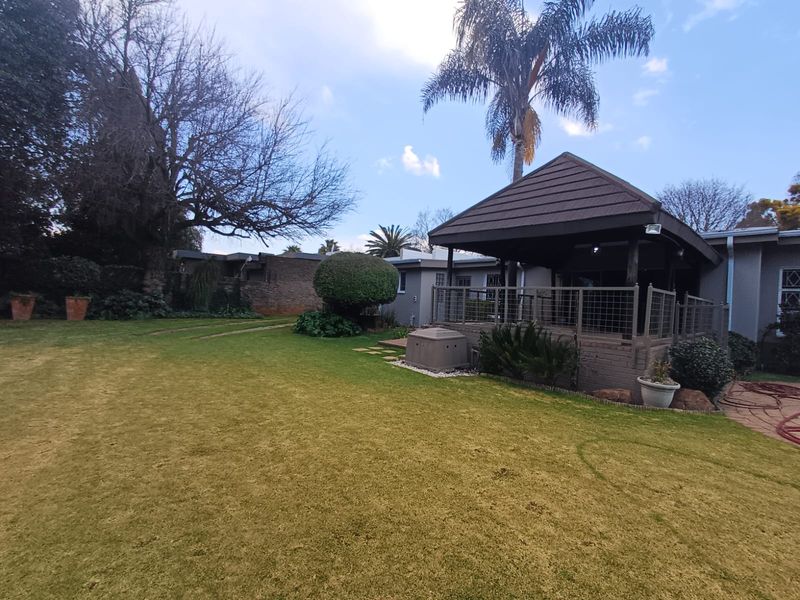 Newly Renovated Home For Sale In The Beautiful Flora Gardens - Photo 1