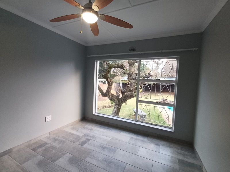 Newly Renovated Home For Sale In The Beautiful Flora Gardens - Photo 10
