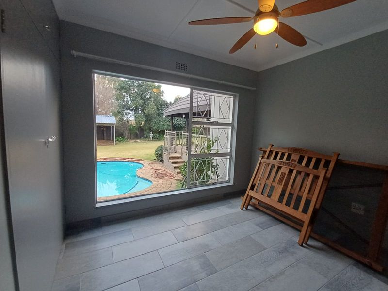 Newly Renovated Home For Sale In The Beautiful Flora Gardens - Photo 6