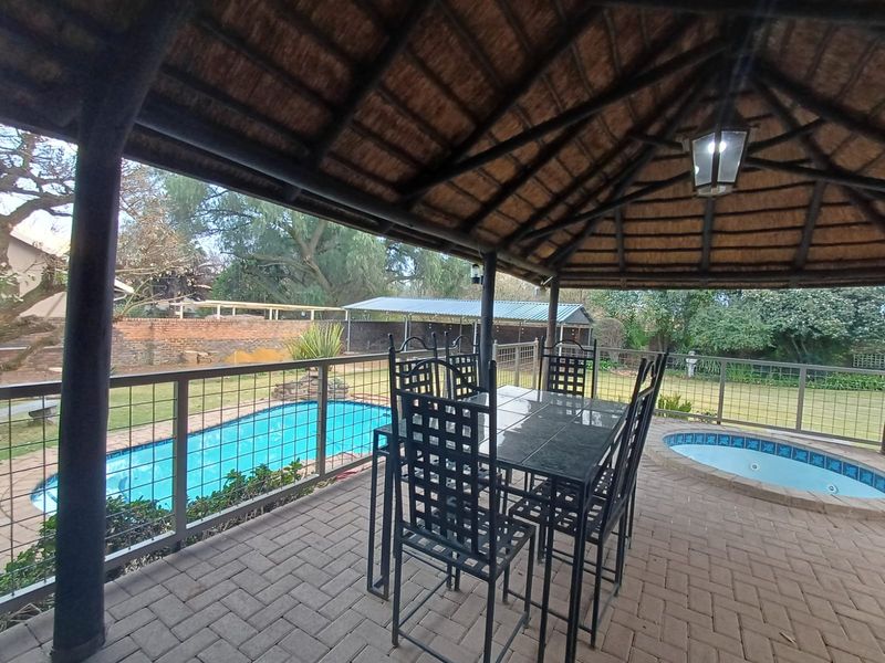 Newly Renovated Home For Sale In The Beautiful Flora Gardens - Photo 2