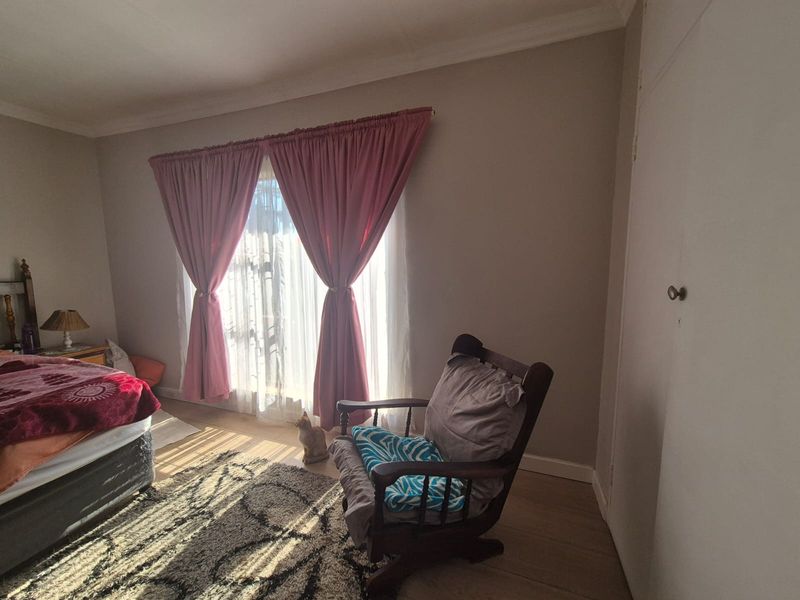 Lovely Home In A Busy Boulevard Ideal For Opening A Business - Photo 7