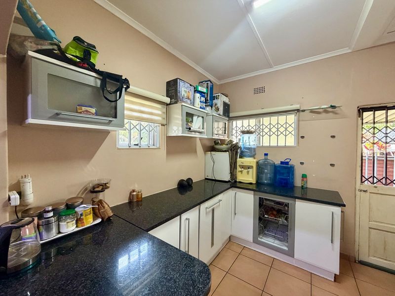 3 Bedroom Face-Brick Home with Flatlet for Sale | Sole Mandate - Photo 10